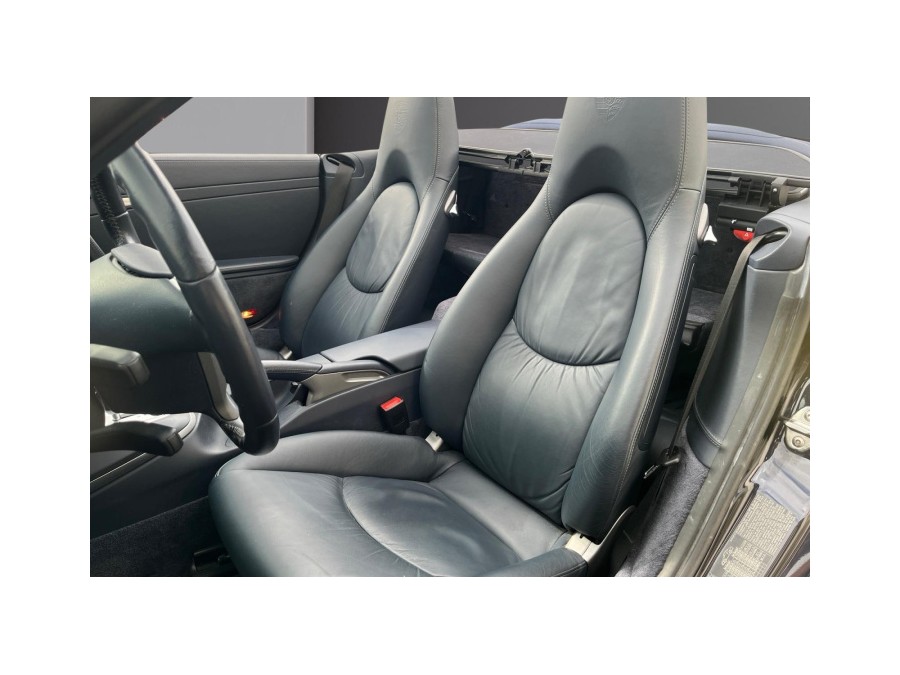 PORSCHE d'occasion 911 CARRERA 4 de 2006 La Ciotat (13)﻿