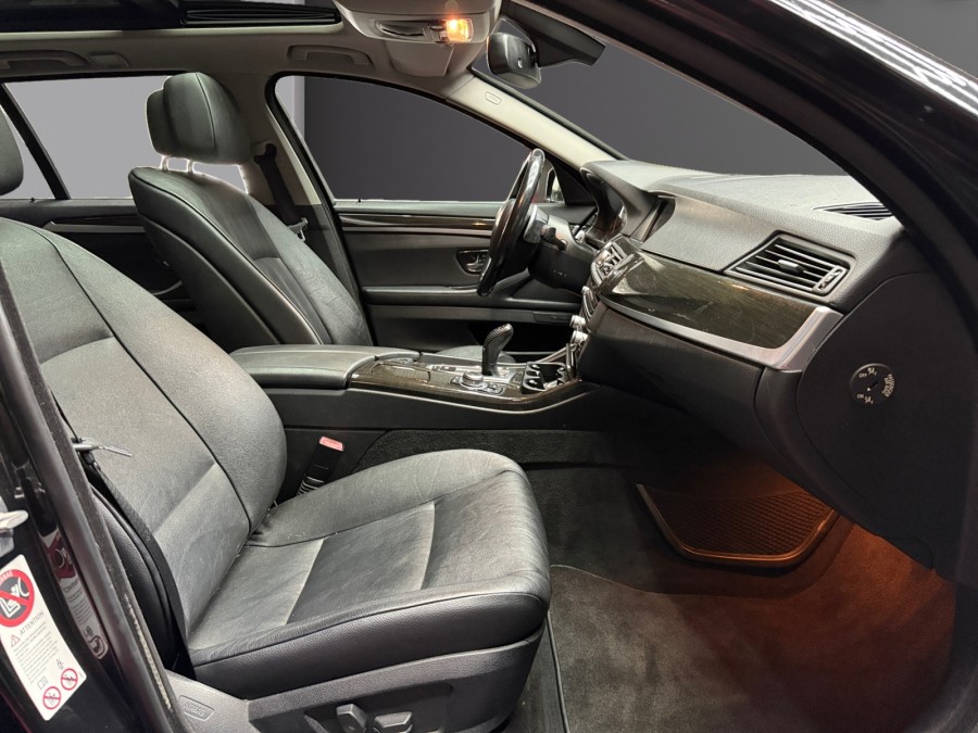 BMW d'occasion SERIE 5 TOURING 525D LUXE A de 2011 Pau (64)﻿