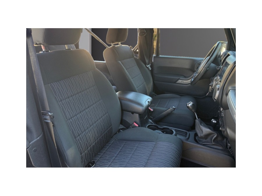 JEEP d'occasion WRANGLER 2.8 CRD 200 SPORT de 2011 La Ciotat (13)﻿