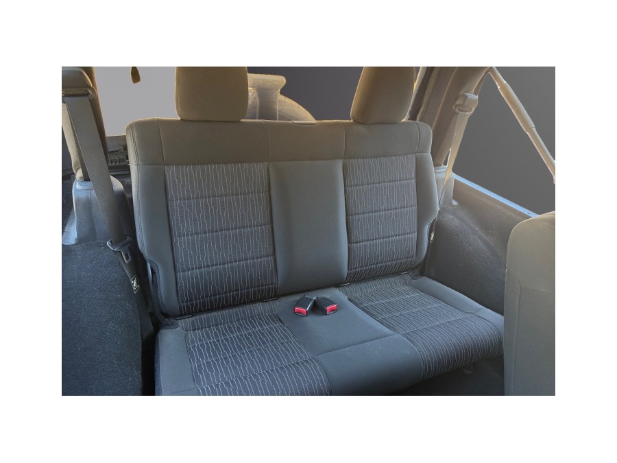 JEEP d'occasion WRANGLER 2.8 CRD 200 SPORT de 2011 La Ciotat (13)﻿