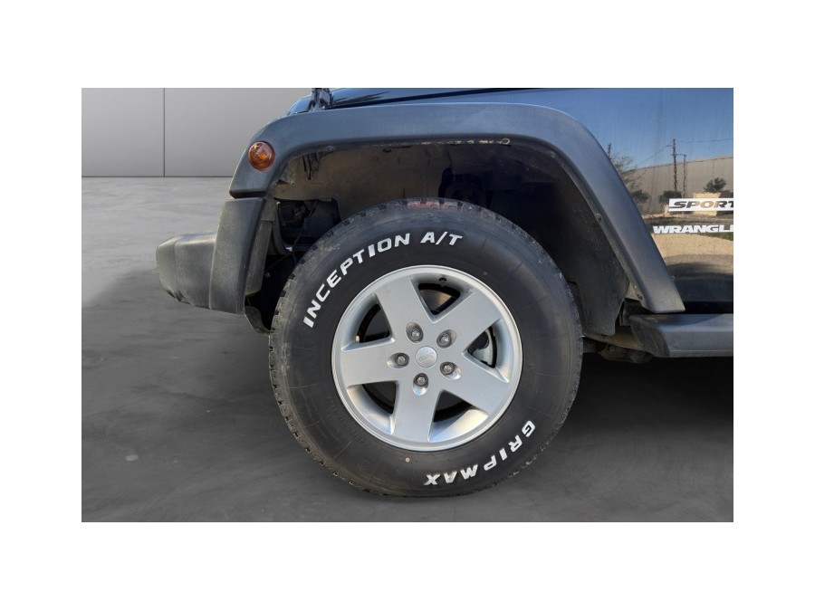 JEEP d'occasion WRANGLER 2.8 CRD 200 SPORT de 2011 La Ciotat (13)﻿