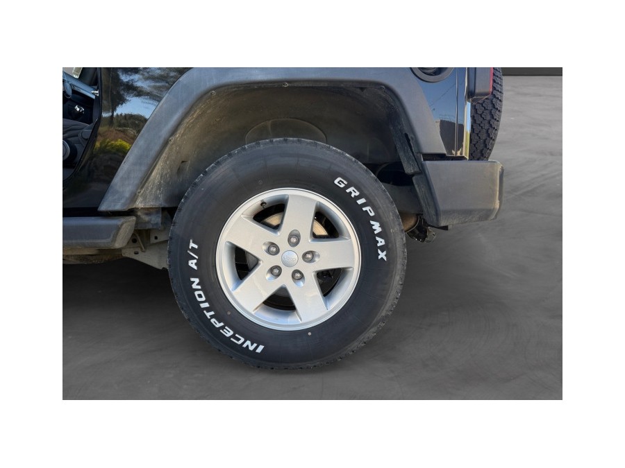 JEEP d'occasion WRANGLER 2.8 CRD 200 SPORT de 2011 La Ciotat (13)﻿