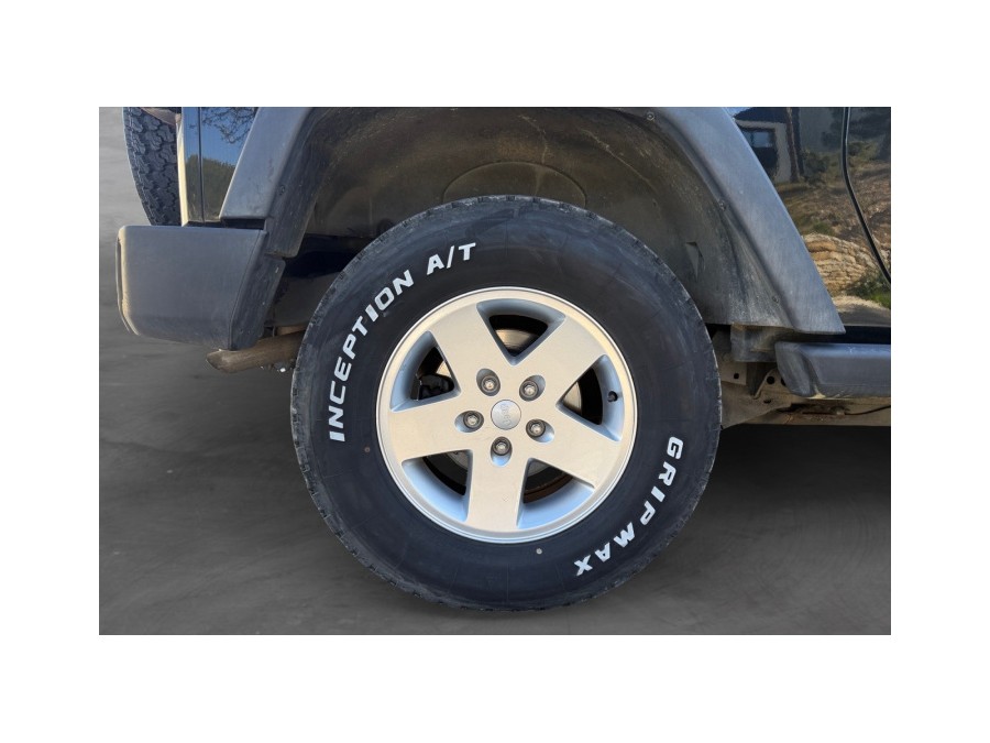 JEEP d'occasion WRANGLER 2.8 CRD 200 SPORT de 2011 La Ciotat (13)﻿