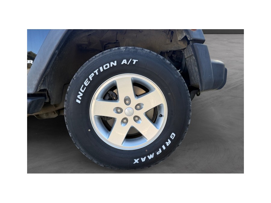 JEEP d'occasion WRANGLER 2.8 CRD 200 SPORT de 2011 La Ciotat (13)﻿