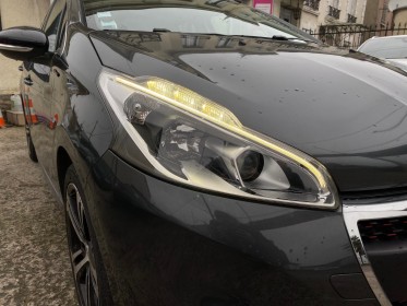 Peugeot 208 1.2 puretech 110ch ss bvm5 gt line occasion simplicicar livry gargan simplicicar simplicibike france