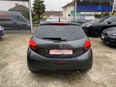 Peugeot 208 1.2 puretech 110ch ss bvm5 gt line occasion simplicicar livry gargan simplicicar simplicibike france