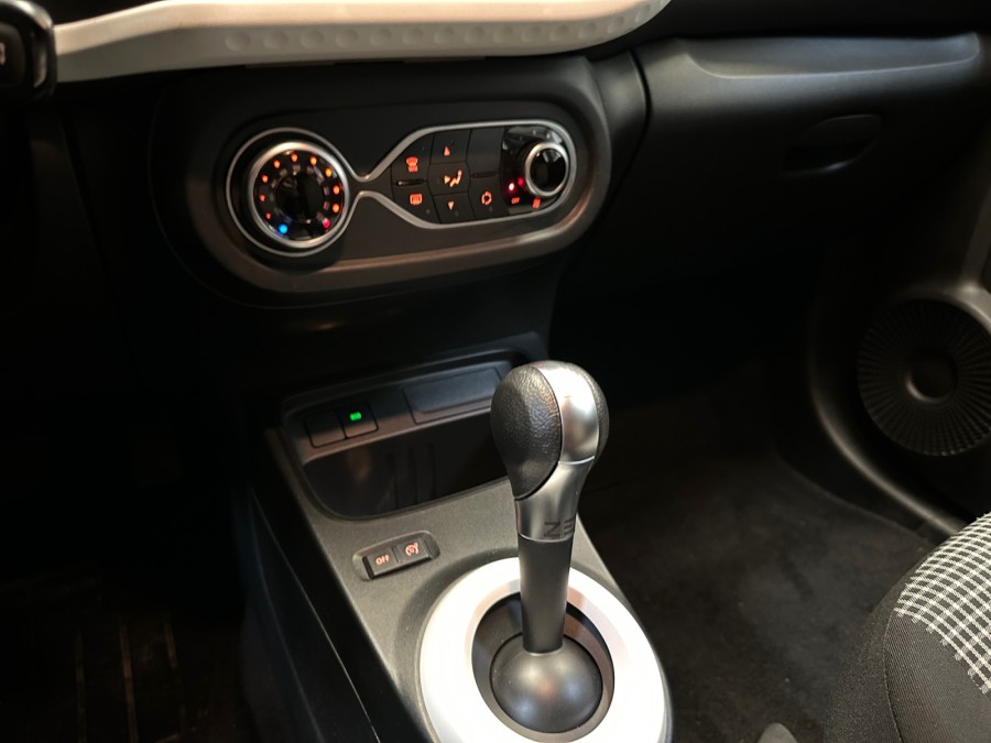 RENAULT d'occasion TWINGO E-TECH LIFE de 2022 St Jean du Cardonnay