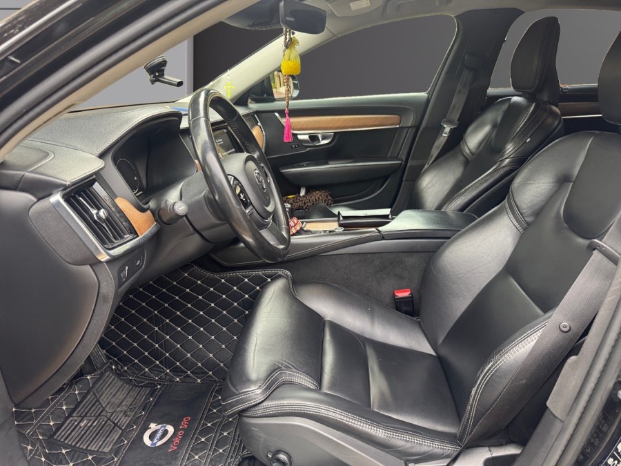 VOLVO d'occasion S90 D4 BUSINESS EXECUTIVE GEARTRONIC de 2019 Cannes