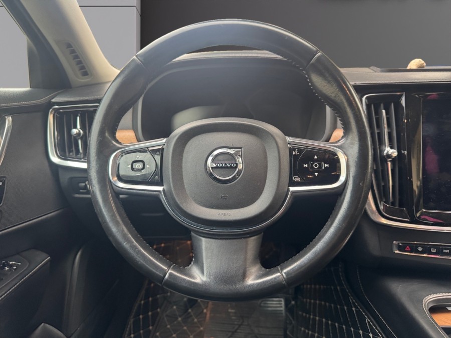 VOLVO d'occasion S90 D4 BUSINESS EXECUTIVE GEARTRONIC de 2019 Cannes