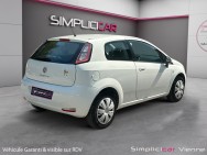 FIAT d'occasion PUNTO 1.2 8V 69 YOUNG de 2012 Vienne (38)﻿