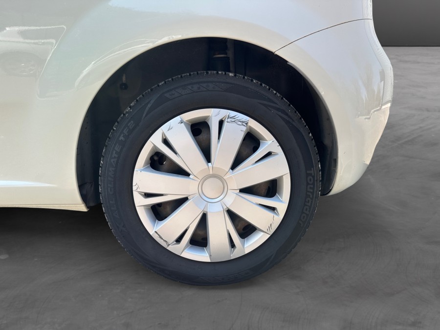 FIAT d'occasion PUNTO 1.2 8V 69 YOUNG de 2012 Vienne (38)﻿