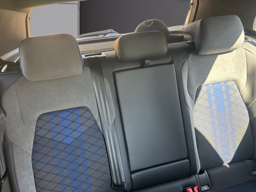 VOLKSWAGEN d'occasion GOLF 2.0 TSI 320 R DSG de 2023 Cannes (06)﻿