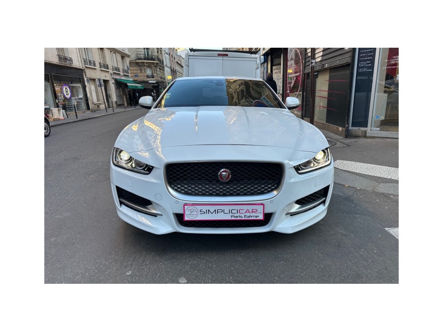 JAGUAR d'occasion XE 2.0L D 180 PURE BA de 2015 Paris 15 (75)﻿