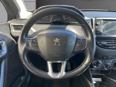Peugeot 2008 1.2 puretech 82ch bvm5 style première main entretien complet occasion simplicicar la ciotat simplicicar...