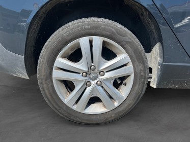 Peugeot 2008 1.2 puretech 82ch bvm5 style première main entretien complet occasion simplicicar la ciotat simplicicar...