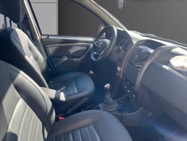 Dacia duster tce 125 4x2 black touch 2017, sièges cuire, caméra de recul, garantie 12 mois. occasion simplicicar villejuif ...