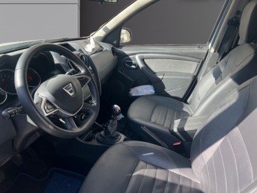 Dacia duster tce 125 4x2 black touch 2017, sièges cuire, caméra de recul, garantie 12 mois. occasion simplicicar villejuif ...