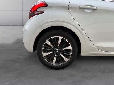 Peugeot 208 puretech 110ch ss eat6 tech edition/ courroie distri neuve/ entretien peugeot occasion simplicicar la ciotat...