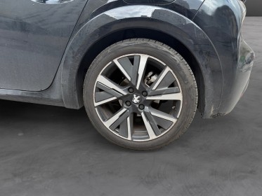 Peugeot 208 130 ss eat8 gt line / full options / carplay / cockpit digital / garantie 12 mois occasion paris 17ème...