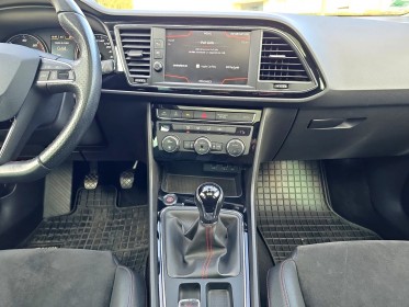 Seat leon fr 2.0 tdi 150 start/stop carplay toit ouvrant garantie 12 mois occasion simplicicar vichy simplicicar simplicibike...