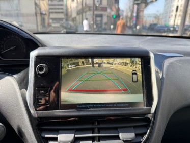 Peugeot 208 puretech 82ch ss bvm5 signature/couroie changÉe/camera de recul et radar de stationnement -garantie 12 mois...