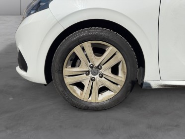 Peugeot 208 puretech 82ch ss bvm5 signature/couroie changÉe/camera de recul et radar de stationnement -garantie 12 mois...