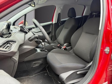 Peugeot 208 puretech 82ch ss bvm5 signature occasion paris 17ème (75)(porte maillot) simplicicar simplicibike france