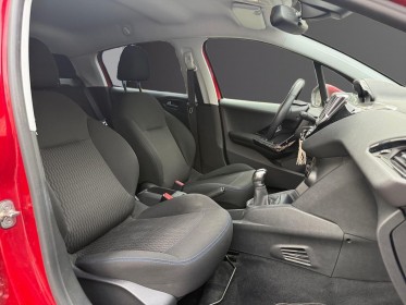 Peugeot 208 puretech 82ch ss bvm5 signature occasion paris 17ème (75)(porte maillot) simplicicar simplicibike france
