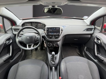 Peugeot 208 puretech 82ch ss bvm5 signature occasion paris 17ème (75)(porte maillot) simplicicar simplicibike france