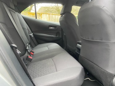 Toyota corolla hybride my22 122h dynamic / entretien full toyota occasion simplicicar st-maximin simplicicar simplicibike...