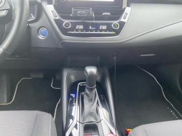 Toyota corolla hybride my22 122h dynamic / entretien full toyota occasion simplicicar st-maximin simplicicar simplicibike...