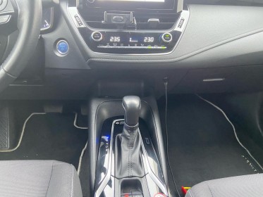 Toyota corolla hybride my22 122h dynamic / entretien full toyota occasion simplicicar st-maximin simplicicar simplicibike...