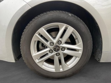 Toyota corolla hybride my22 122h dynamic / entretien full toyota occasion simplicicar st-maximin simplicicar simplicibike...