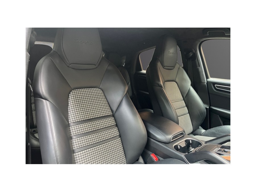 PORSCHE d'occasion CAYENNE 4.0 V8 550 TURBO COUPE de 2019 Montreuil