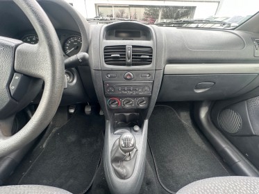 Renault clio campus 1.2 16v 75 campus  authentique occasion avignon (84) simplicicar simplicibike france