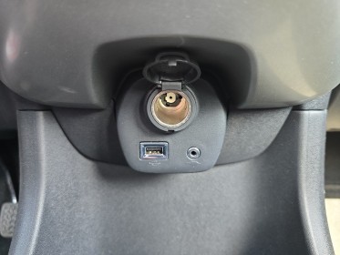 Citroen c1 c1 vti 68 ch feel premiére main chaîne de distribution garantie 12 mois occasion simplicicar vichy simplicicar...