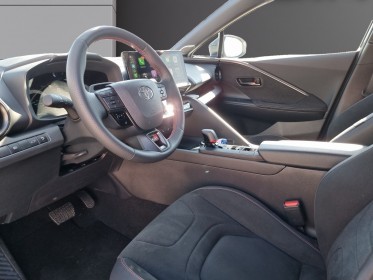 Toyota c-hr hybride my23 simplifiee 2.0l gr sport / toit pano / garantie constructeur / occasion simplicicar pontarlier...