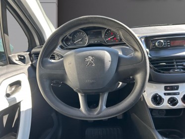 Peugeot 208 1.2 puretech 68ch bvm5 like - courroie changee - garantie 12 mois occasion simplicicar caen  simplicicar...
