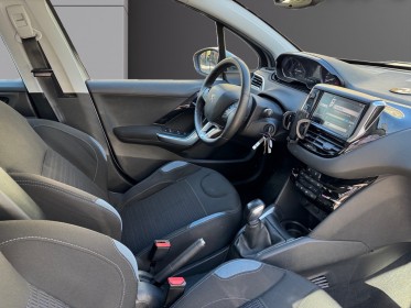 Peugeot 208 1.6 vti 120ch bvm5 allure/courroie change/climatisation automatique/garantie 12 mois occasion paris 17ème...