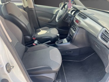 Citroen c3 confort distribution ok c3 bluehdi 75 occasion avignon (84) simplicicar simplicibike france