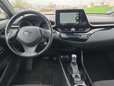 Toyota c-hr hybride 122h collection caméra de recul sièges avants chauffants garantie toyota 12 mois occasion simplicicar...
