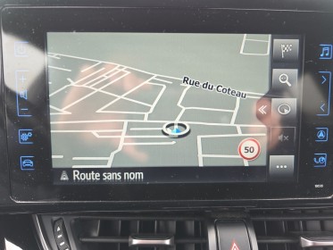 Toyota c-hr hybride 122h collection caméra de recul sièges avants chauffants garantie toyota 12 mois occasion simplicicar...