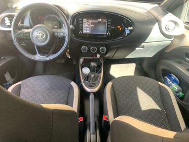 Toyota aygo x my23 1.0 vvt-i 72 s-cvt design/garantie 12 mois/camera de regule /boite automatique/ occasion montreuil (porte...