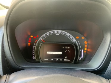 Toyota aygo x my23 1.0 vvt-i 72 s-cvt design/garantie 12 mois/camera de regule /boite automatique/ occasion montreuil (porte...