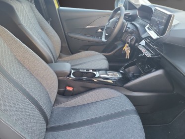 Peugeot 208 1.2 hybrid 100 allure e-dcs6 // garantie constructeur// occasion simplicicar lille  simplicicar simplicibike france