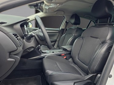 Renault megane iv berline tce 140 ch edc techno révisée première main garantie 12 mois occasion simplicicar vichy...