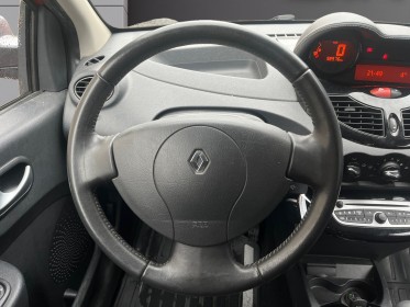 Renault twingo ii 1.2 lev 16v 75 eco2 nightday euro 5 occasion simplicicar lyon nord  simplicicar simplicibike france