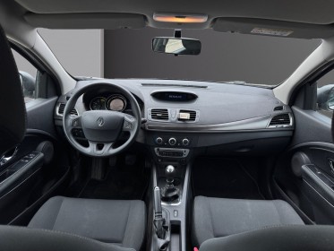 Renault megane iii berline dci 95 pépite occasion simplicicar lille  simplicicar simplicibike france