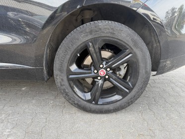 Jaguar f-pace 2.0 d - 240 ch awd bva8 r-sport / toit ouvrant panoramique / sièges chauffants / camera de recul occasion...