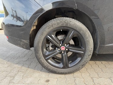 Jaguar f-pace 2.0 d - 240 ch awd bva8 r-sport / toit ouvrant panoramique / sièges chauffants / camera de recul occasion...